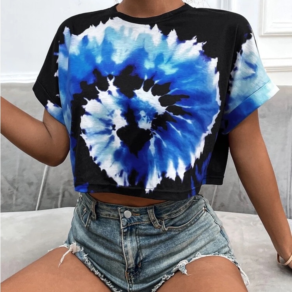 Black and Blue Tie-Dye Crop Top